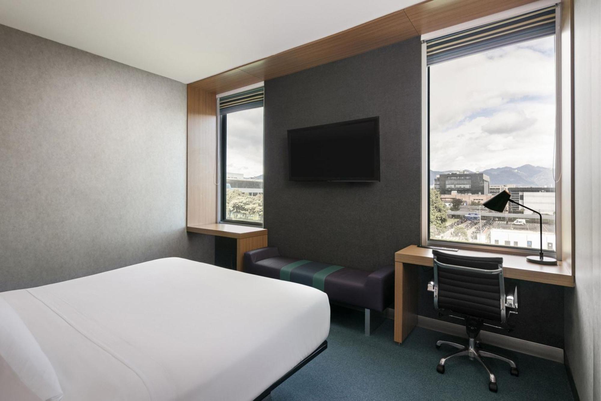 Aloft Bogota Airport Hotel Bagian luar foto