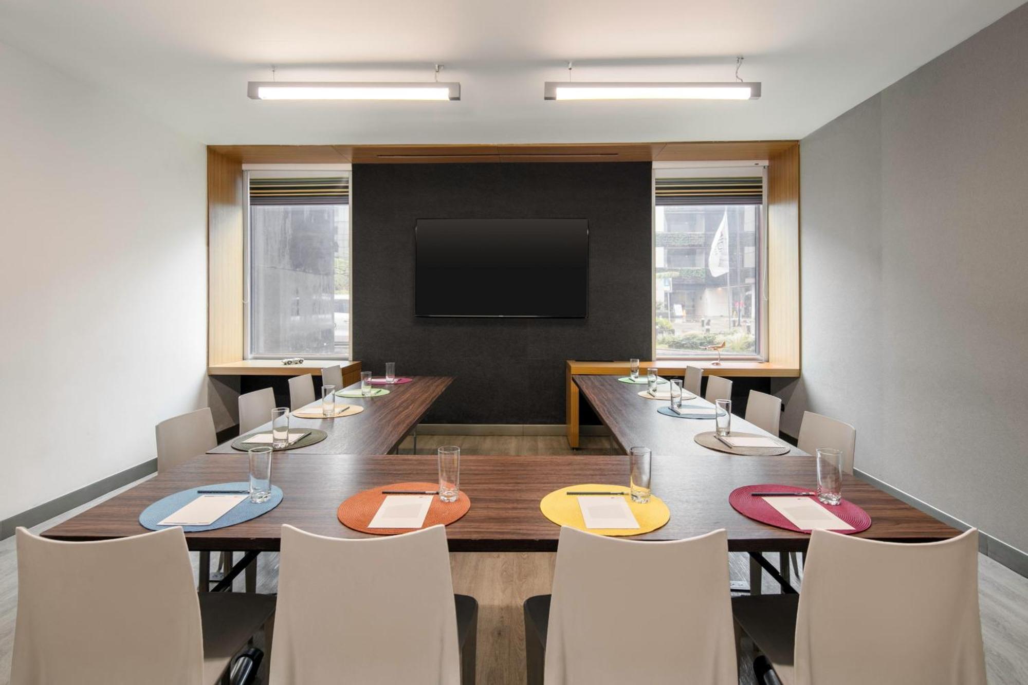 Aloft Bogota Airport Hotel Bagian luar foto