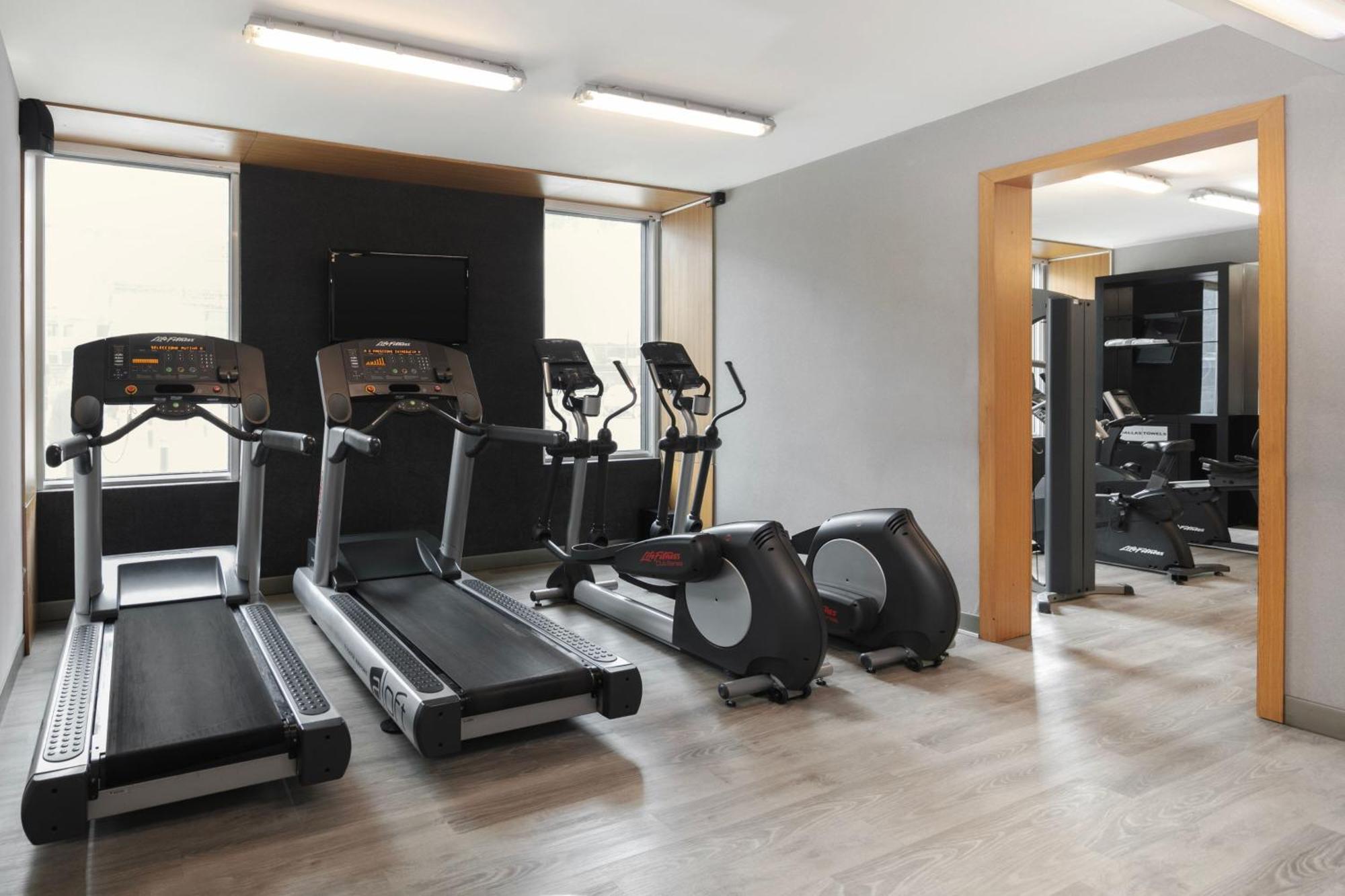 Aloft Bogota Airport Hotel Bagian luar foto