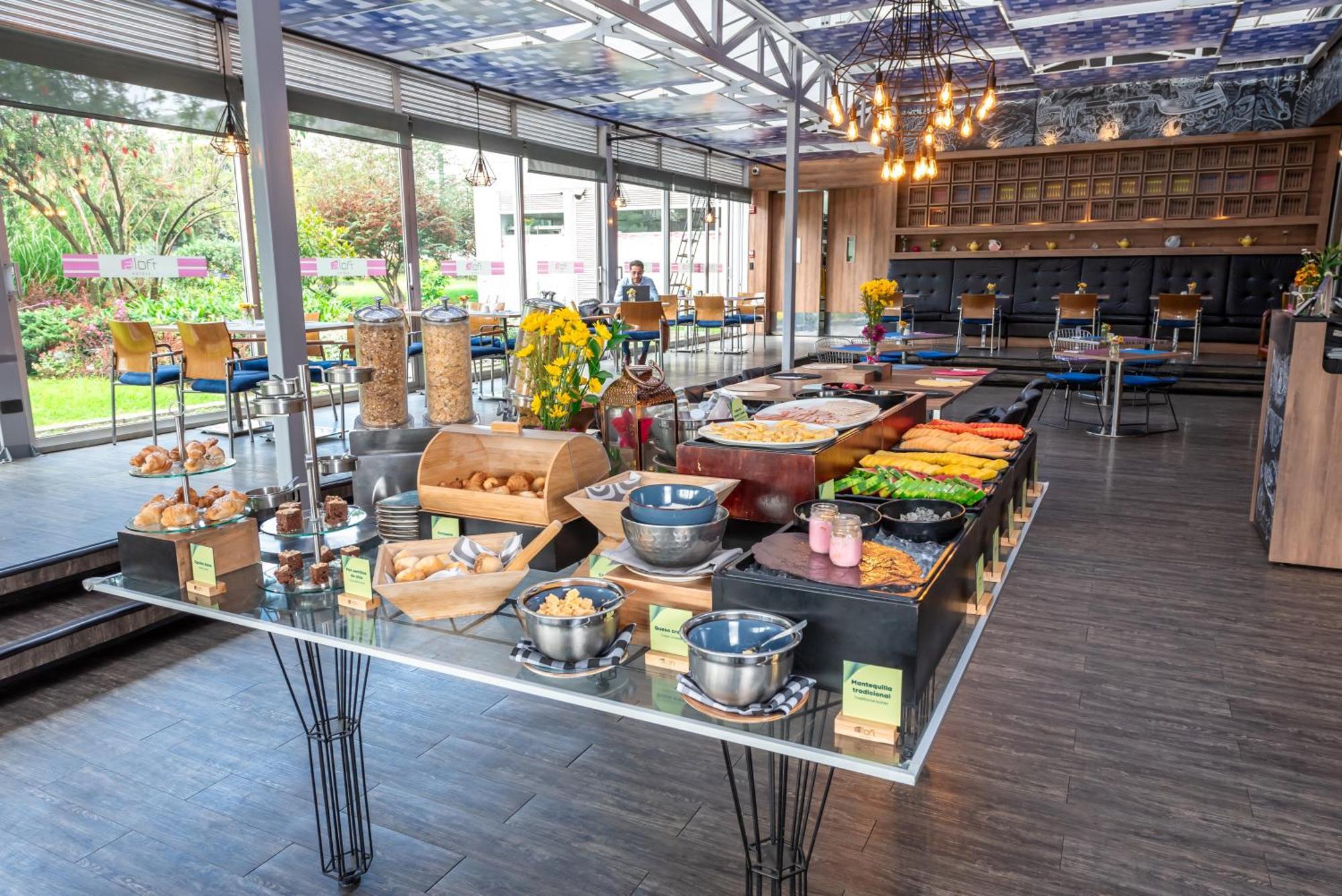 Aloft Bogota Airport Hotel Bagian luar foto